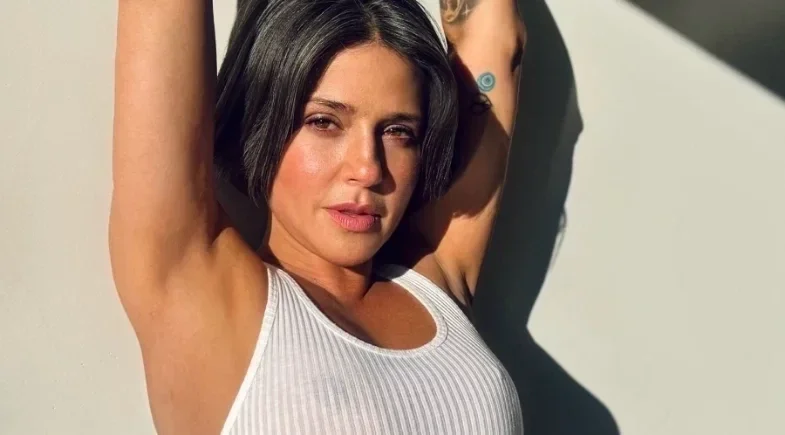 Priscila Sol rebate críticas e diz: "farol sempre aceso"