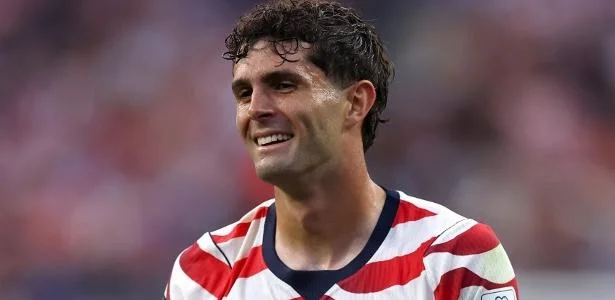 Pulisic minimiza lesão após ser substituído na vitória por 4 a 1