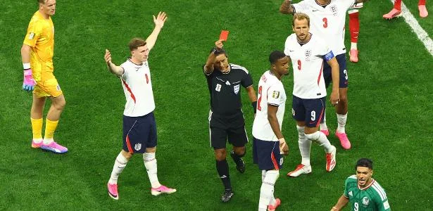 Quansah suspenso por dois jogos e perde quartas da Inglaterra