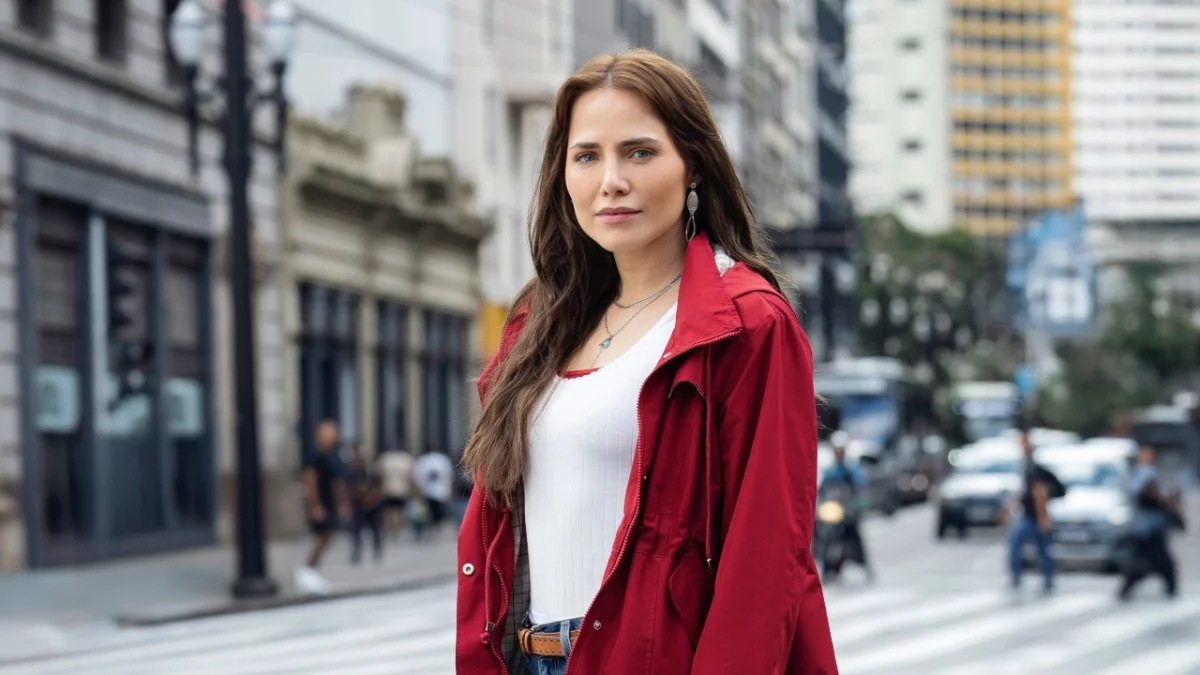 Quem Ama Cuida: Adriana é absolvida e dá tapa em Pilar