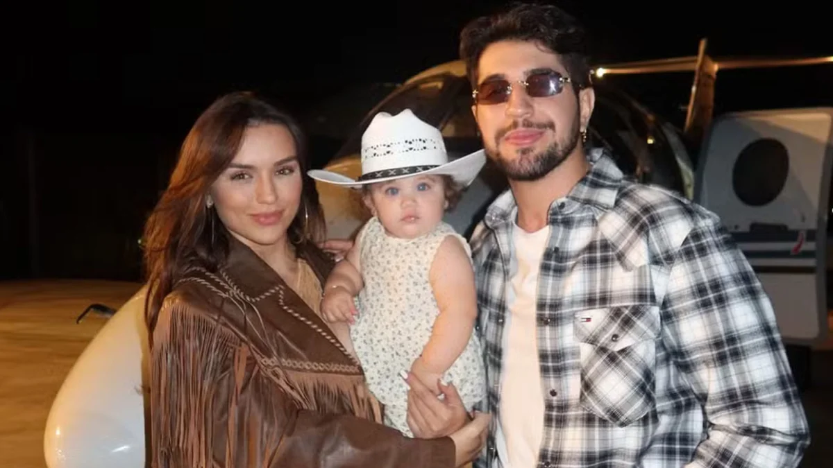 Rafa Kalimann parte de Barretos em jatinho com Nattan e filha