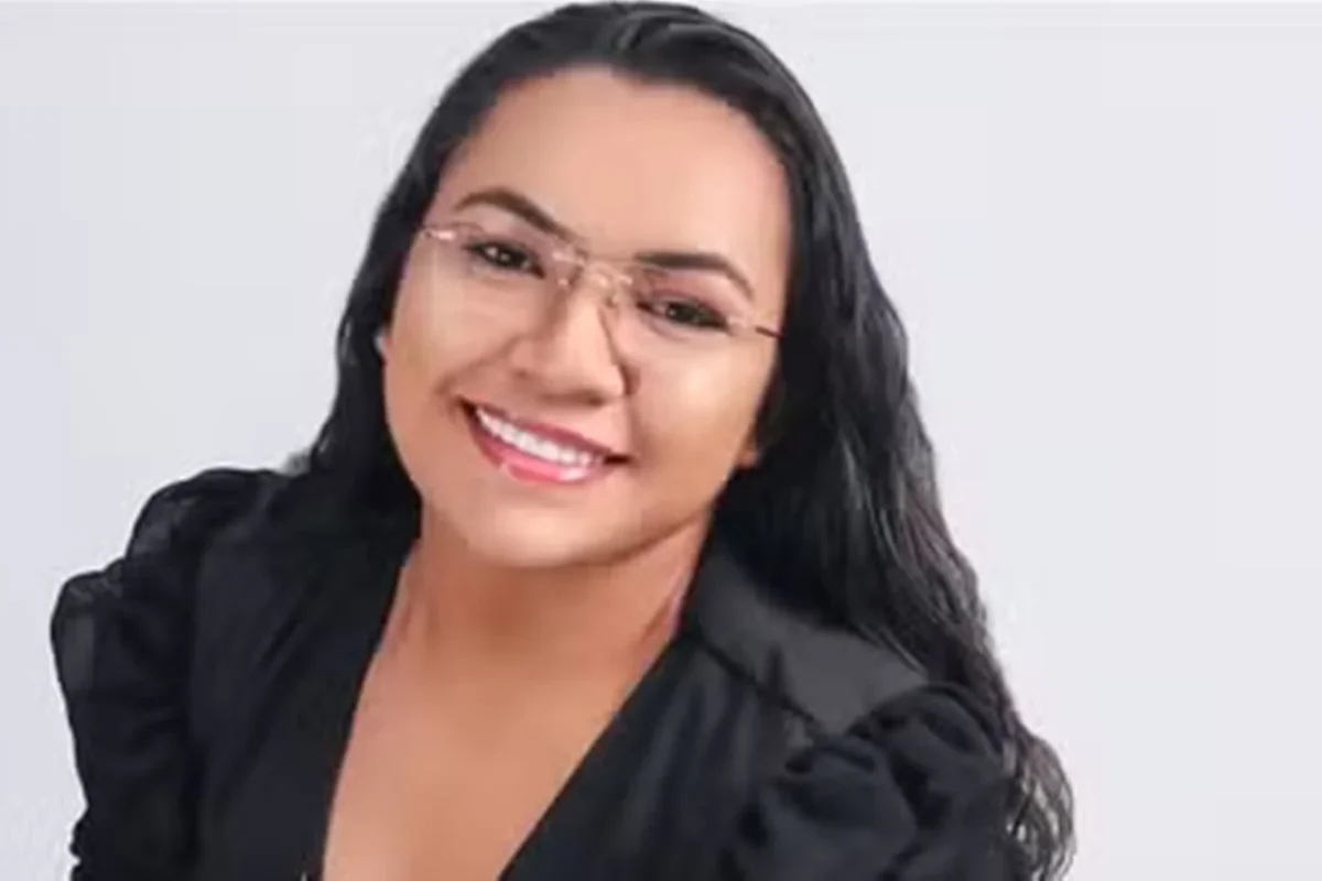 Rafaela Cavalcante: cantora morre após bater moto em carreta