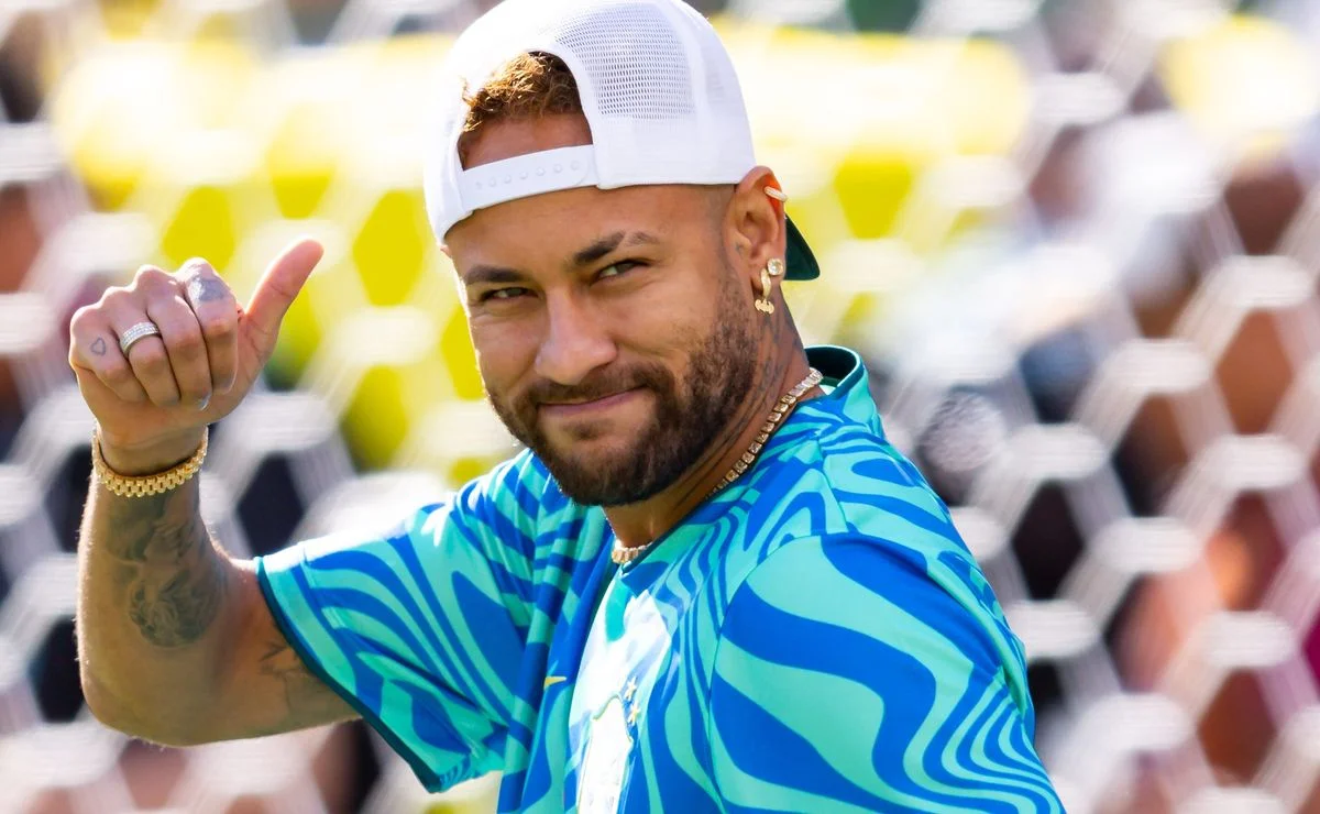 Reavaliação de Neymar mantém cautela sobre retorno