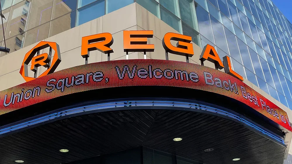 Regal Cinemas testa programador neutro para reverter queda de público