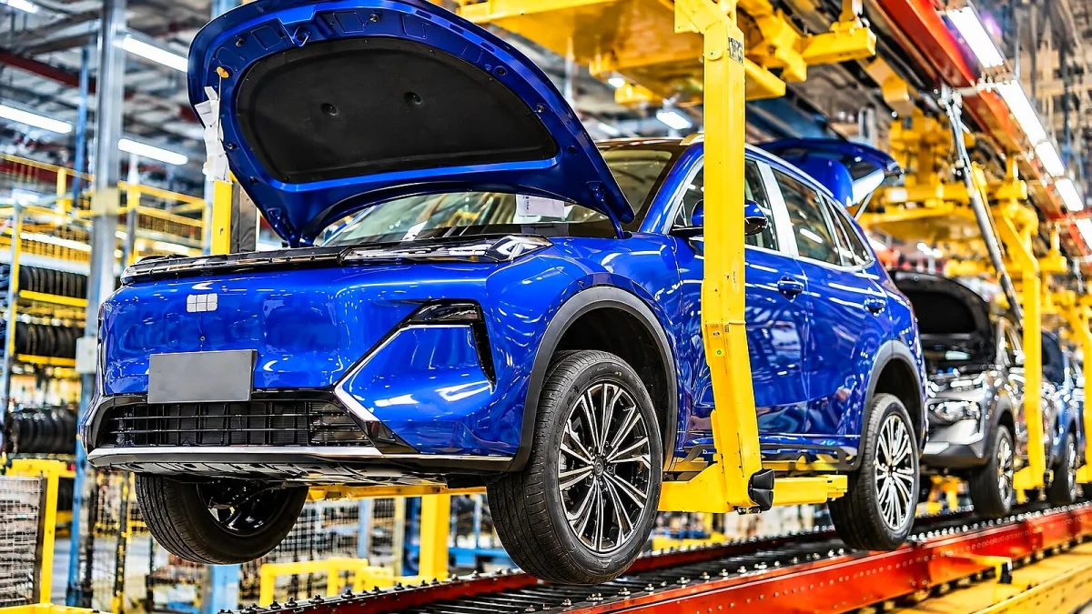 Renault abre fábrica para Geely e acelera eletrificados no Brasil