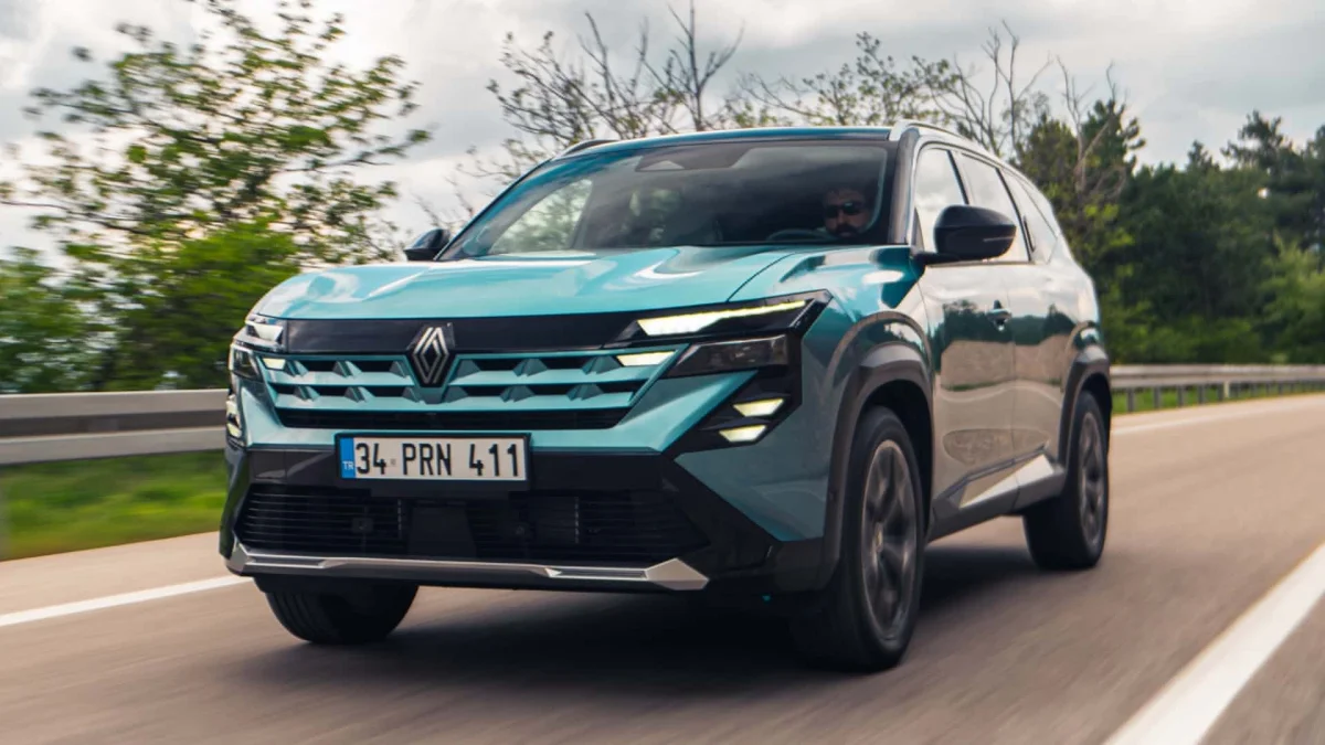 Renault recebe R$ 181,8 milhões para desenvolver híbrido 48V com motor traseiro