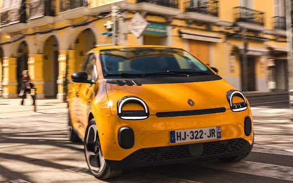 Renault Twingo E‑Tech finalista do Carro do Ano na Europa