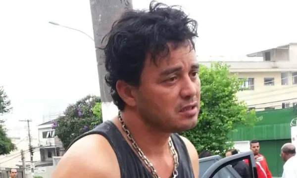 Renner segue na música e anuncia carreira solo após perda de Rick