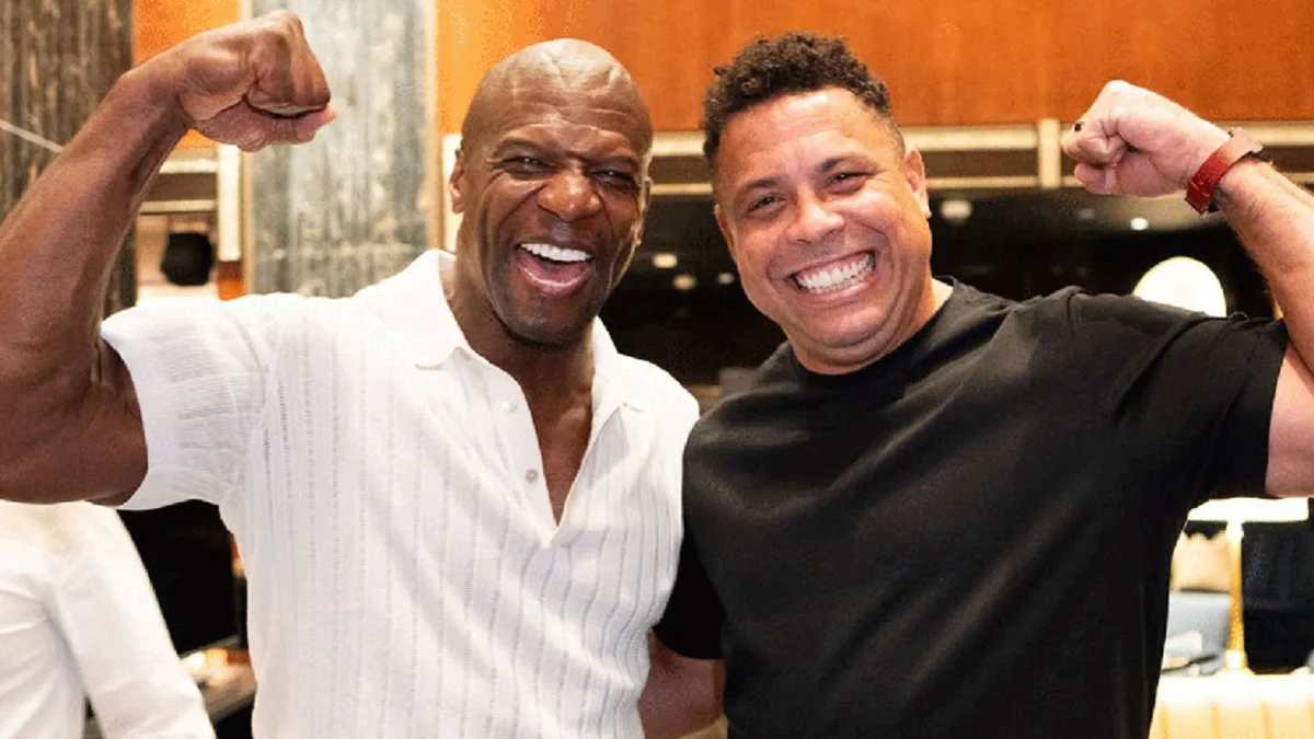 Ronaldo posa com Terry Crews e provoca onda de elogios