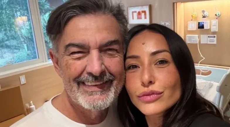Sabrina Sato: pai de 77 anos encerra tratamento e toca o sino