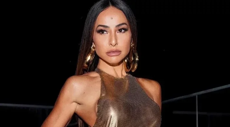 Sabrina Sato volta à avenida como rainha de Gaviões e Vila Isabel