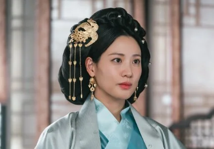 Sacred Jewel: Claudia Kim se apaixona pelo comandante Ahn Bo Hyun