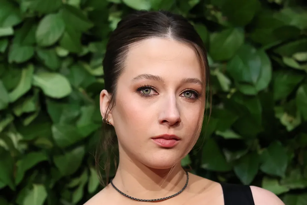 Sam Evenson dirige 'Ignore It' em longa estrelado por Lily Collias