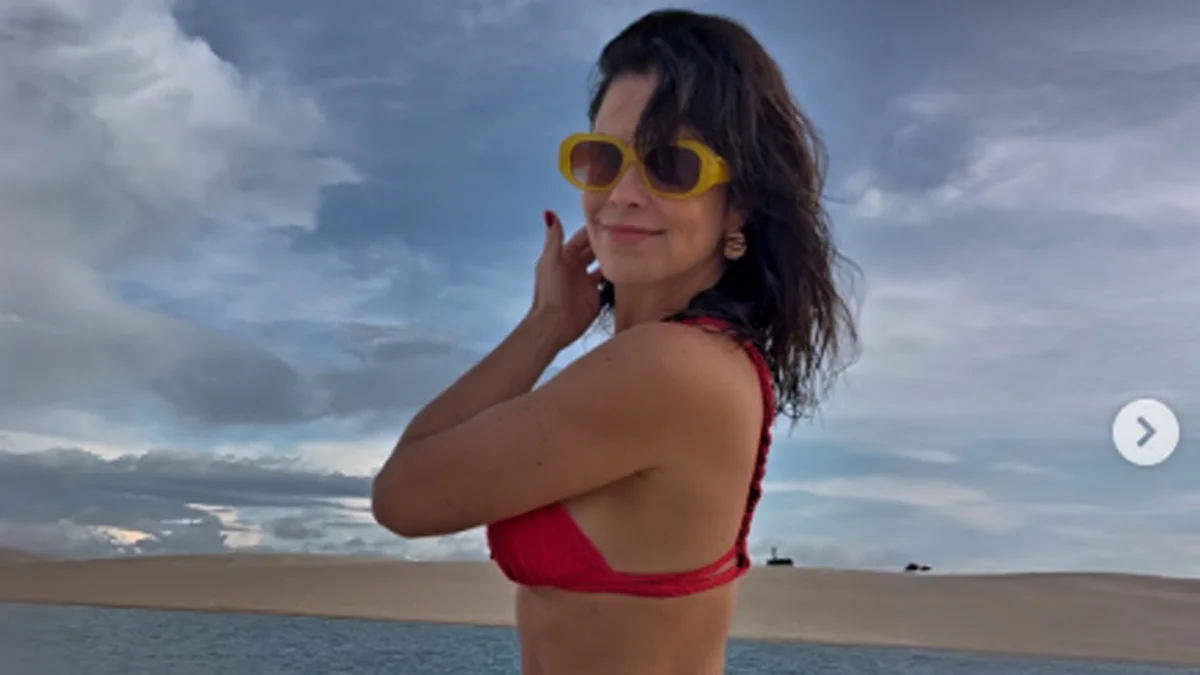 Samara Felippo surge bronzeada e admite vício surpreendente