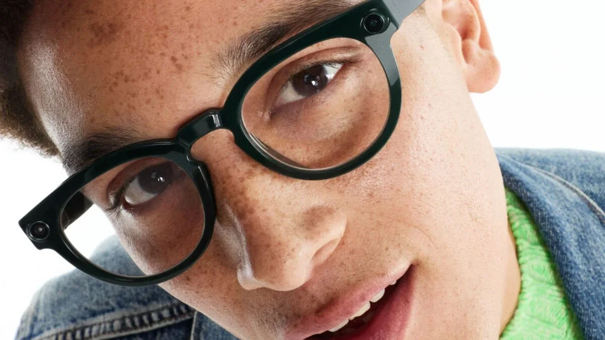 Samsung desenvolve óculos inteligentes com tela binocular