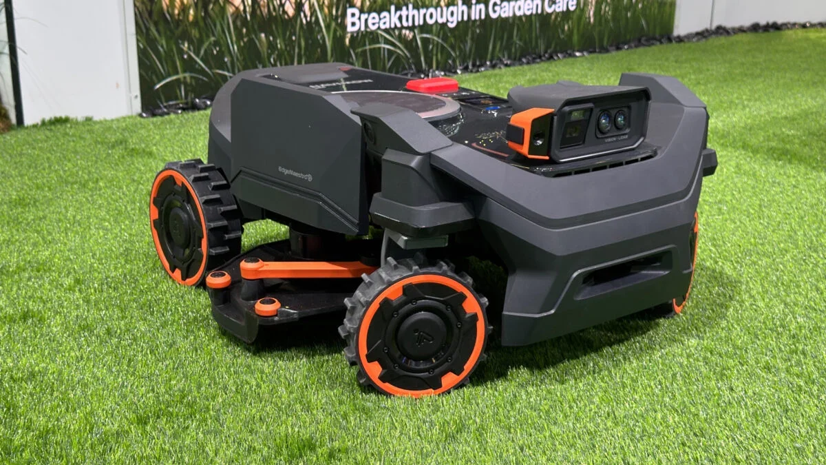 Segway Navimow H5 Pro: tampa lateral leva lâmina até a borda