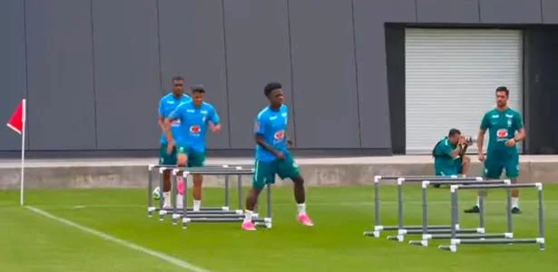 Seleção brasileira retoma treinos com só três titulares