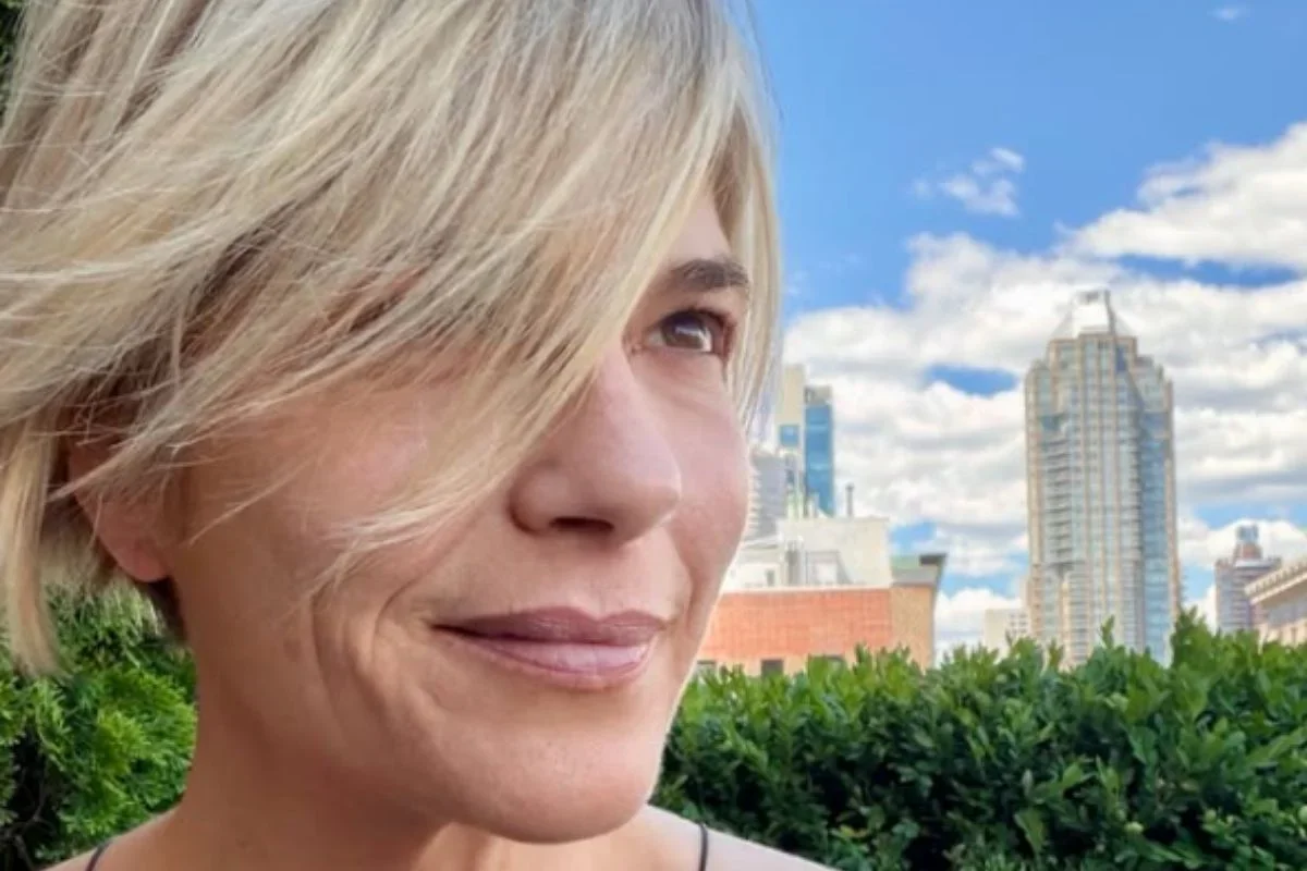 Selma Blair: presa após morder comissário em voo para Nova York
