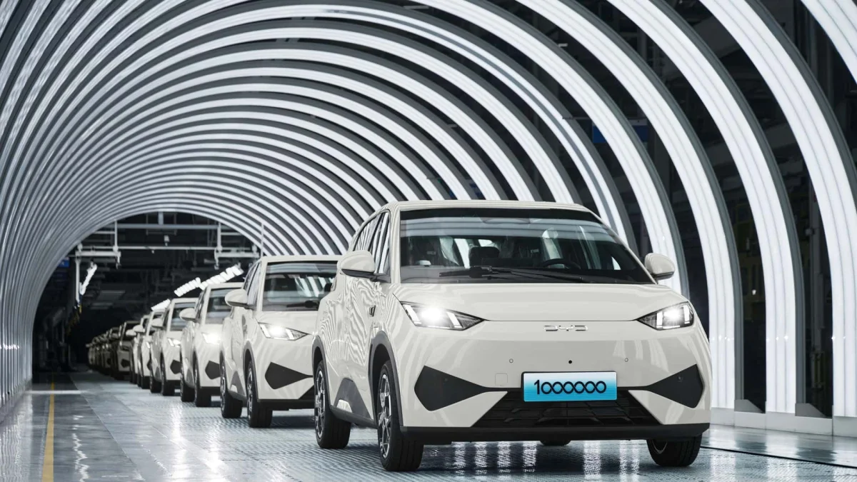 Senado dos EUA tenta banir carros chineses definitivamente