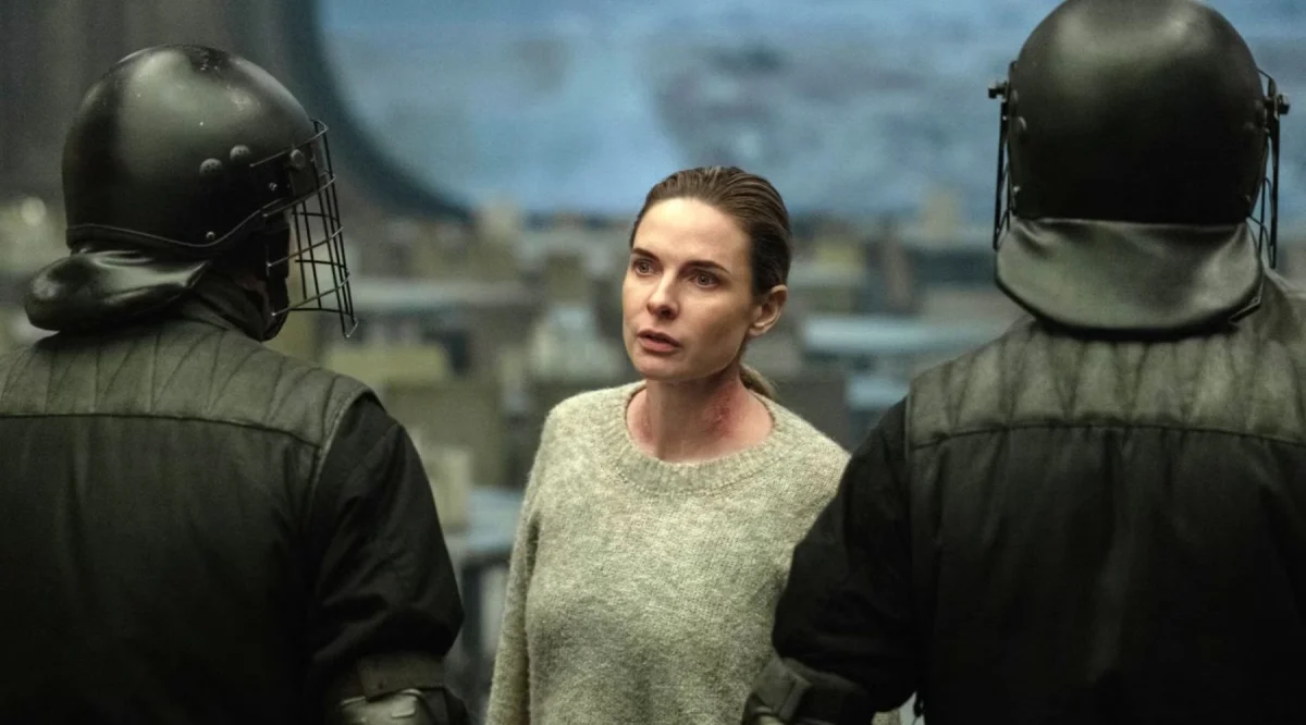 Silo: Juliette aponta arma para Daniel no trailer da temporada final