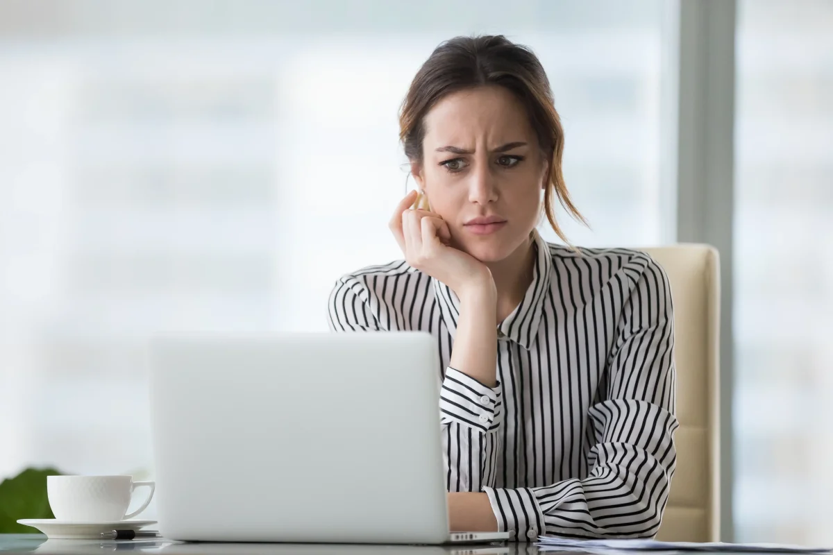 Sites falsos de IA cobram até US$2.000 usando login do Google