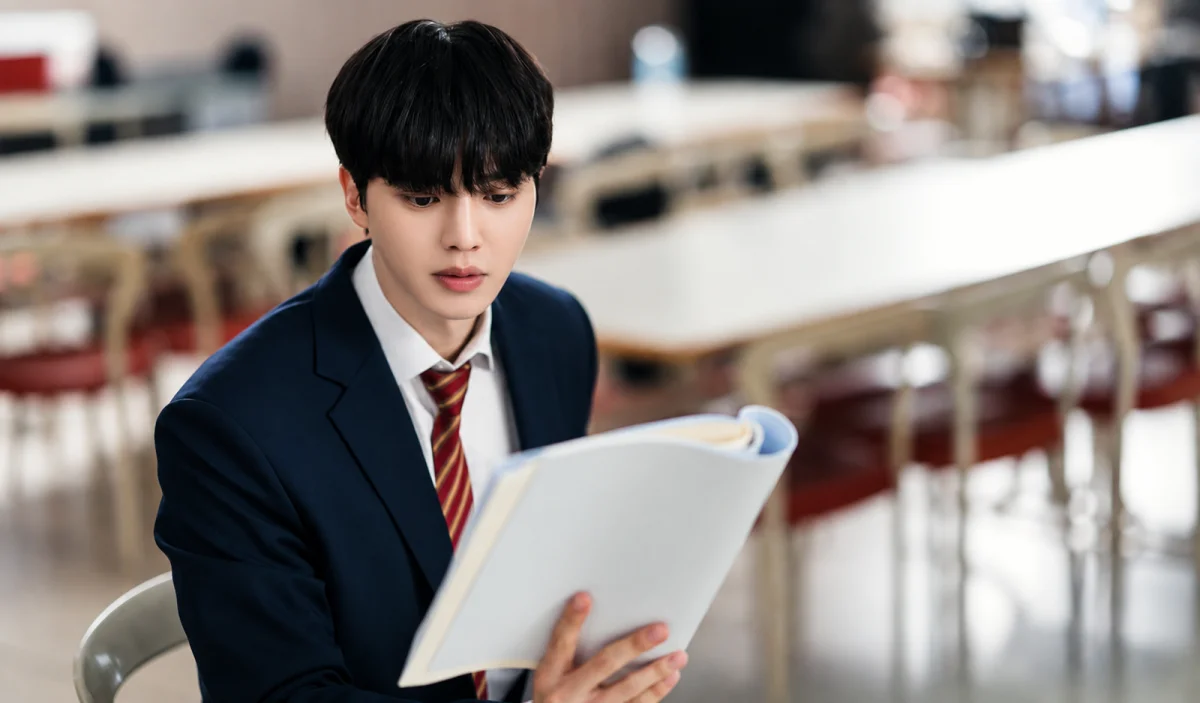 Song Kang retorna em dorama sobre rivalidade e sincronia