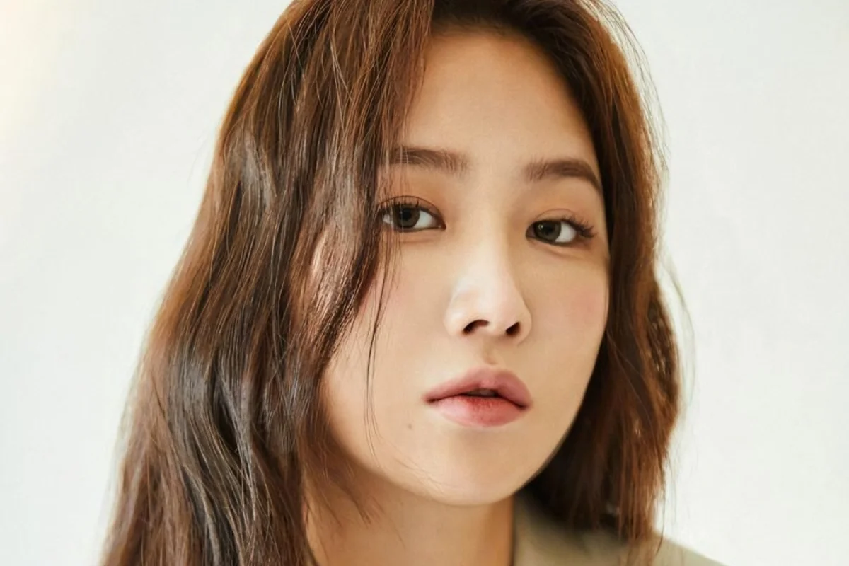 Soyou suspende atividades após morte do pai, 70 anos