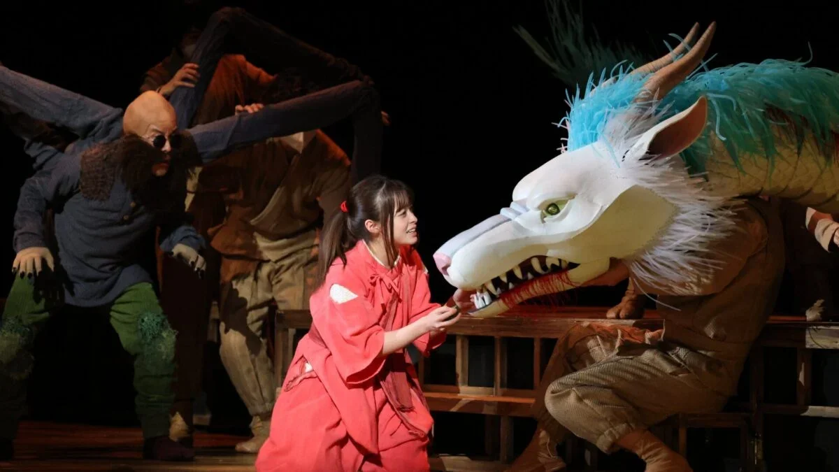 Spirited Away: Live on Stage exibe duas performances filmadas
