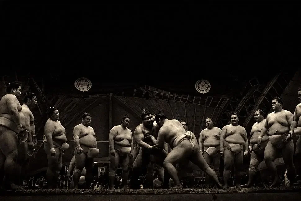 Sumo: Spirit Weighs Nothing — Terunofuji, único yokozuna, no centro