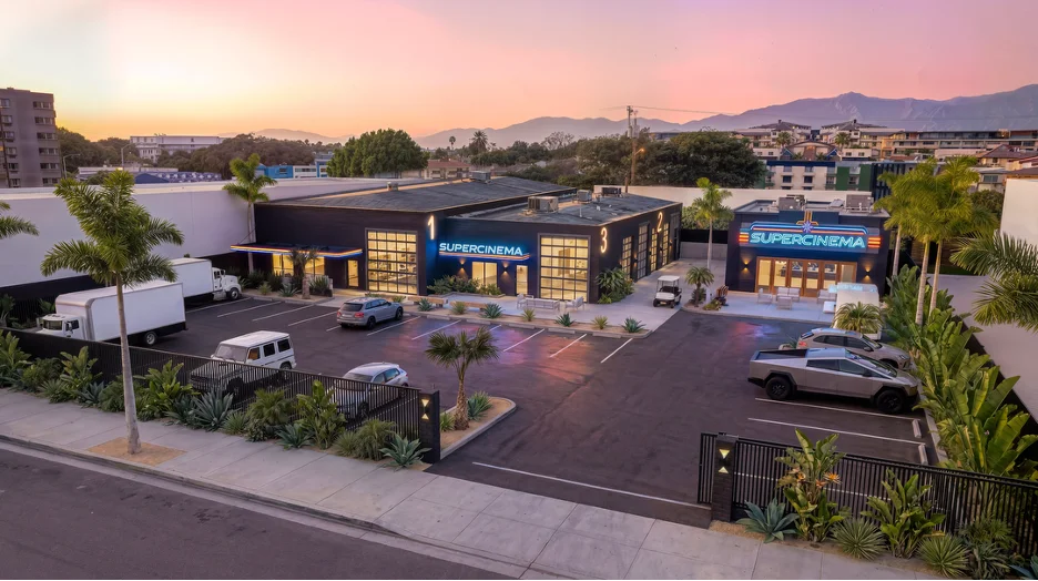 SuperCinema abre campus em Burbank com três estúdios