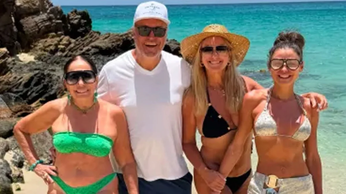 Susana Vieira posa de biquíni sem alça aos 84 em St. Barth