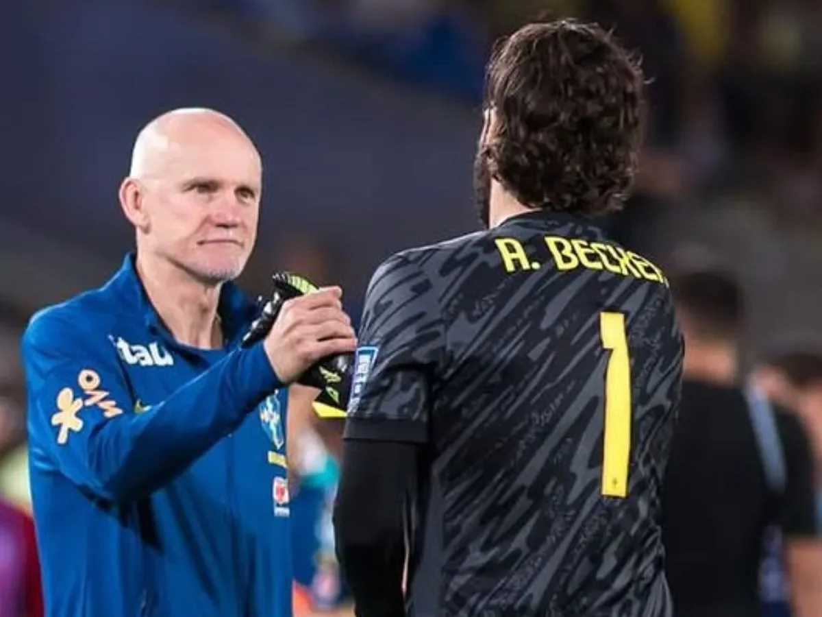 Taffarel sob pressão após críticas por falta de renovação