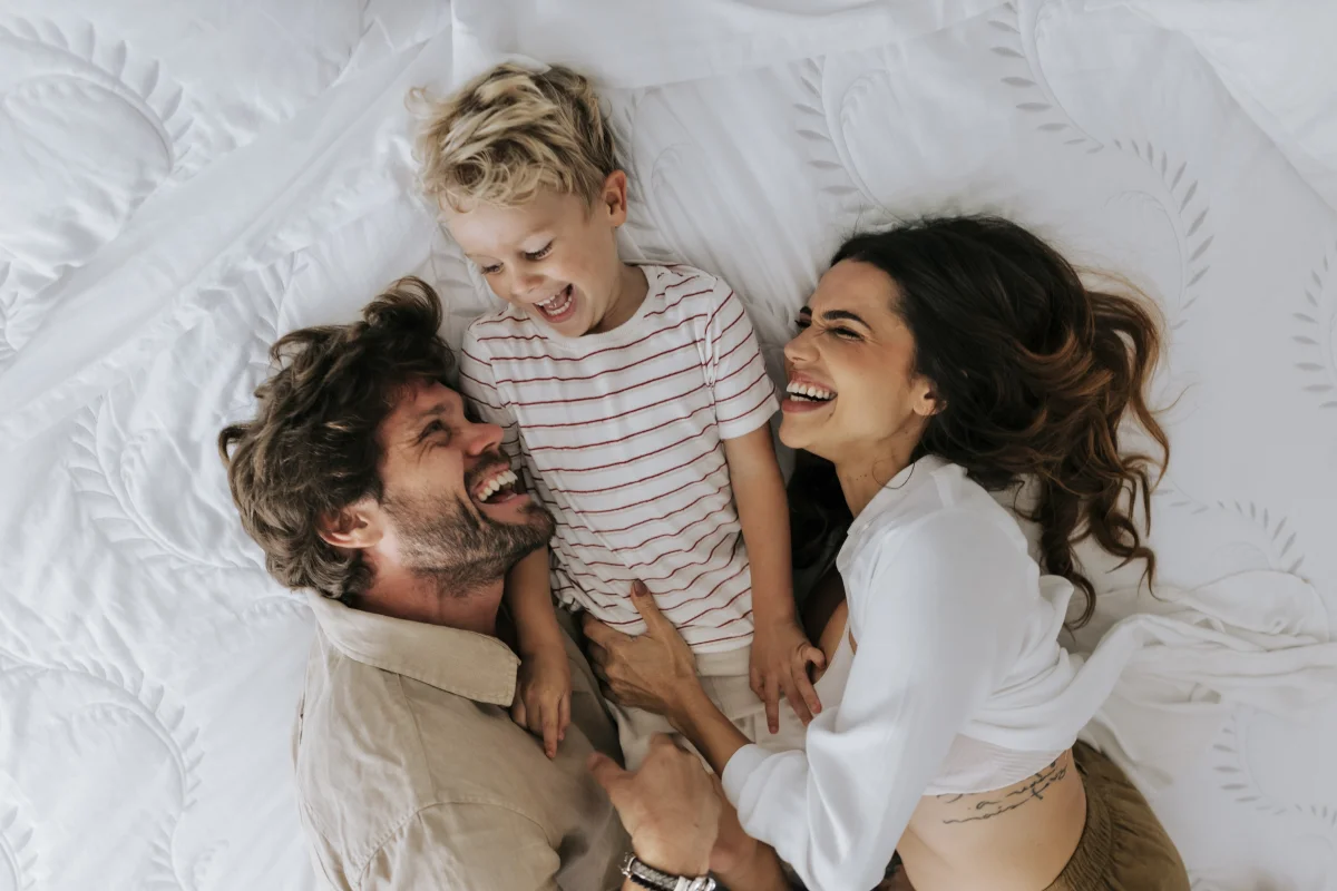 Theo celebra 4 anos com festa 'Na Trilha' e surpresa