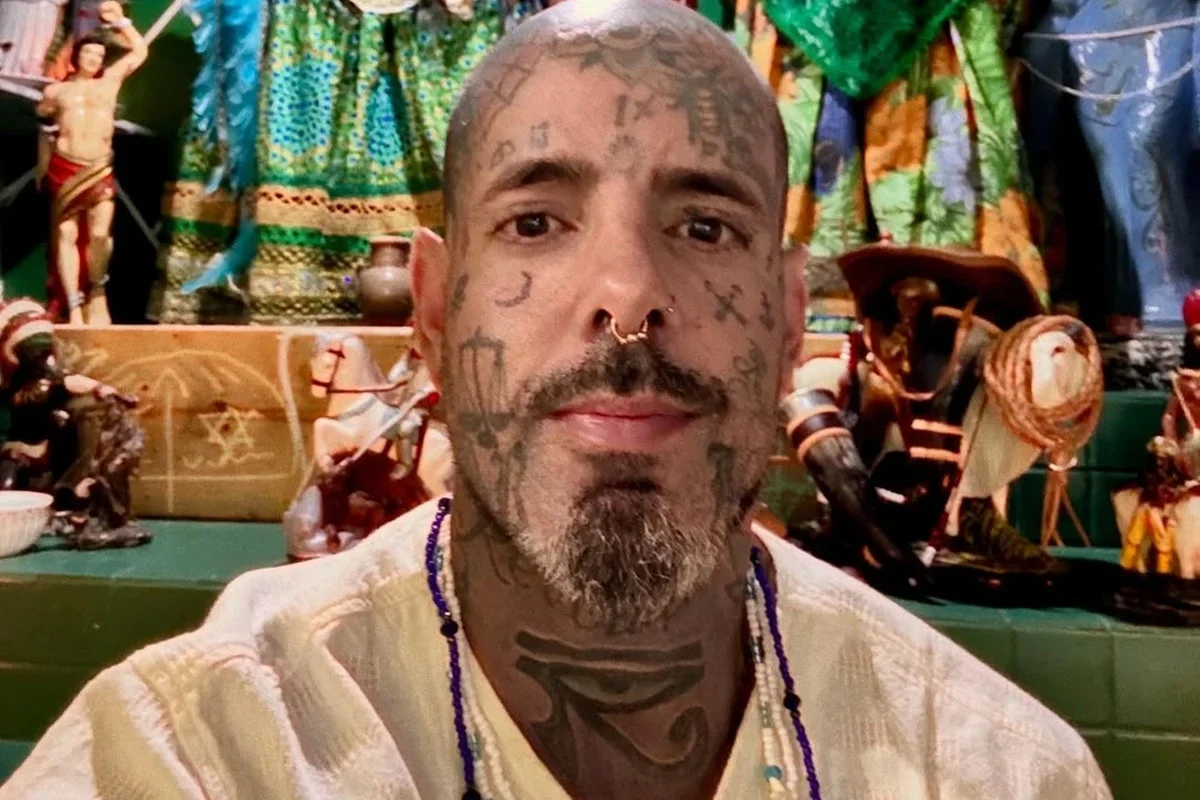 Tico Santa Cruz recua sobre sexualidade fluida e admite erro