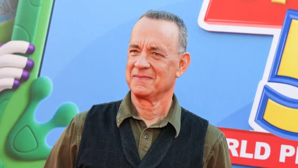 Tom Hanks volta à Broadway após 14 anos com peça 'This World of Tomorrow'