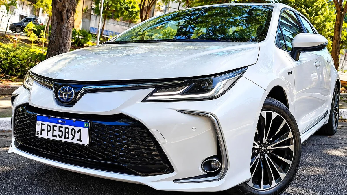 Toyota Corolla: desconto e ainda R$20 mil mais caro que BYD