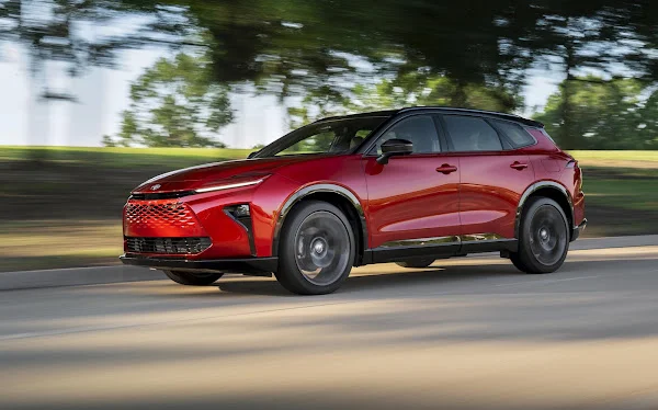 Toyota Crown Signia: Limited recebe pacote Advanced Technology de série