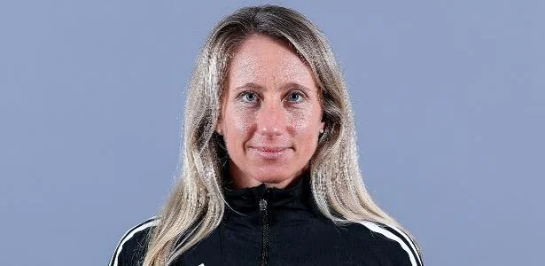 Trio feminino de arbitragem comandará Tchéquia x África do Sul