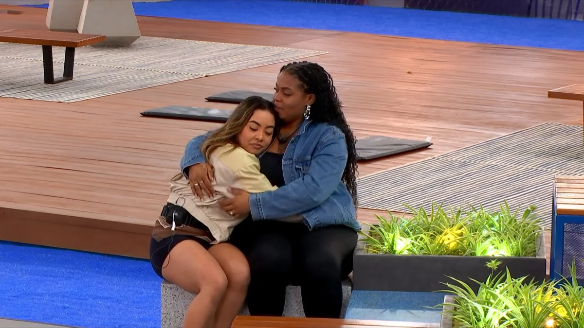 Vick Nunes chora e pede desculpas a Japa no Estrelas da Casa