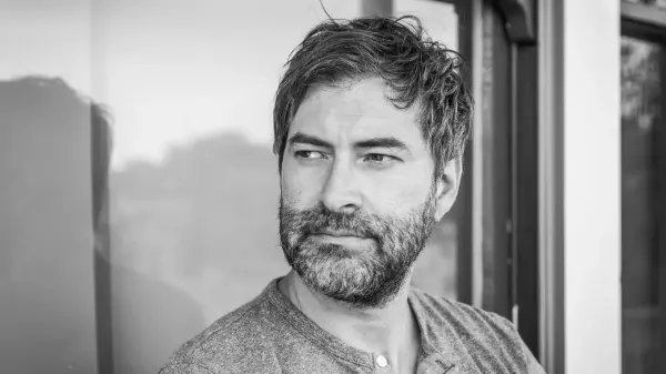 Victoria: Mark Duplass entra como professor influente do Vale do Silício