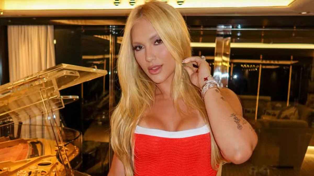 Virginia Fonseca exibe Hermès Mini Kelly de até R$ 119 mil