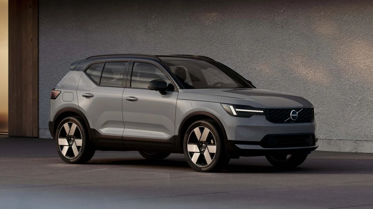 Volvo XC40 volta ao Brasil como híbrido na gama da marca
