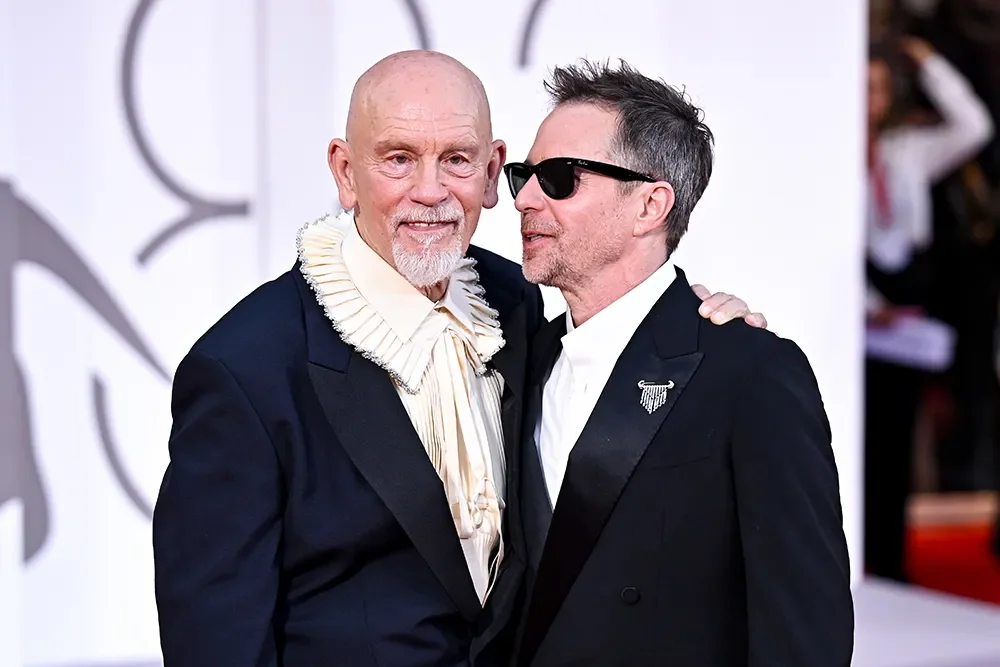 Wild Horse Nine: 13 minutos de aplauso impulsionam Malkovich