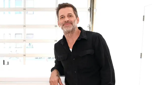 Zack Snyder responde: "Eu fiz o filme mais gay já feito"