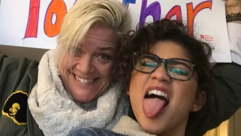 Zendaya: mãe publica foto rara da infância e celebra 30 anos
